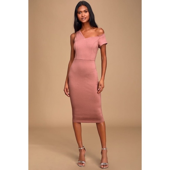 Lulu’s “Deja Vu” Mauve Off Shoulder Midi Dress - Picture 2 of 10